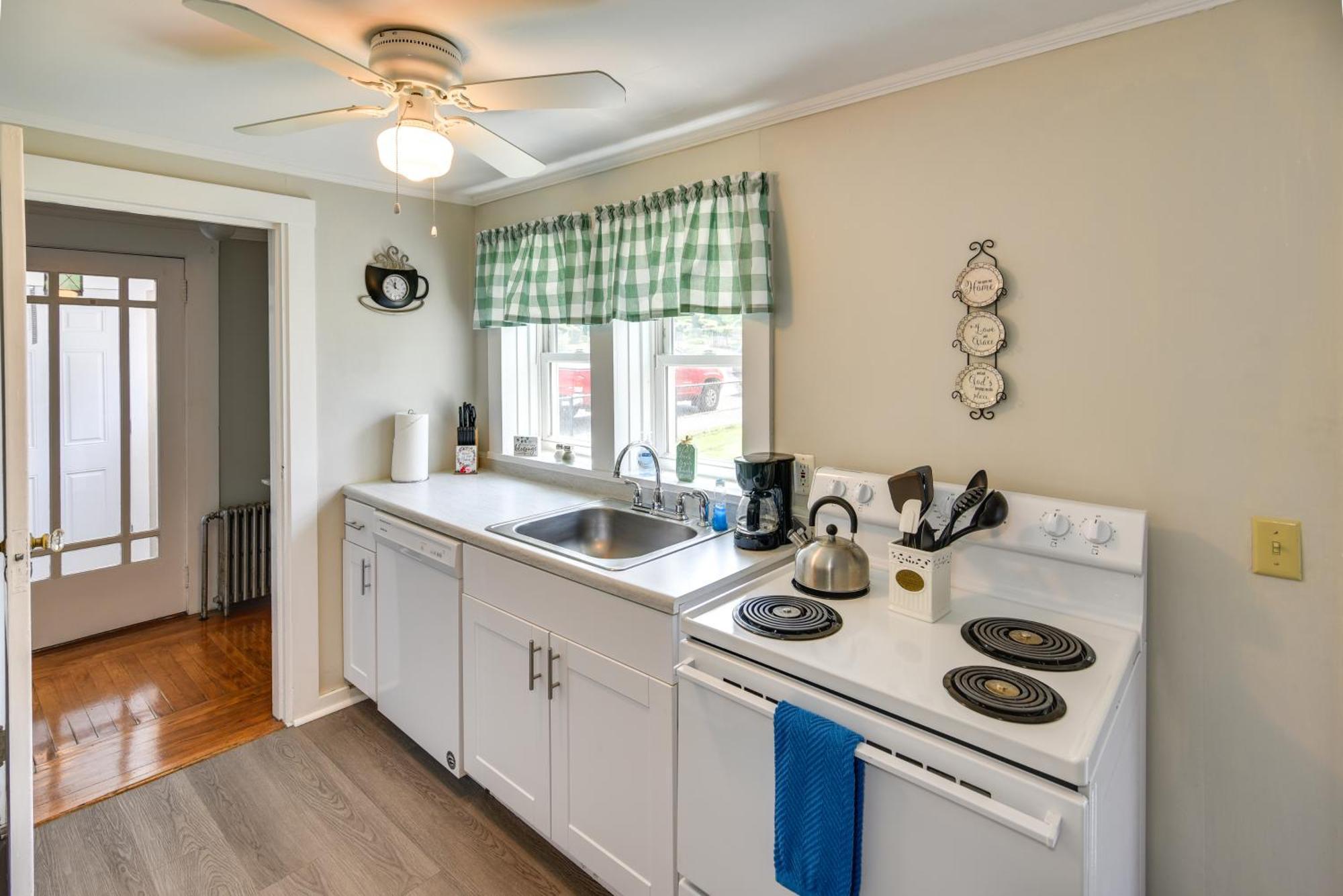 Newport House Less Than 3 Mi To Beaches And Bowens Wharf! Zewnętrze zdjęcie